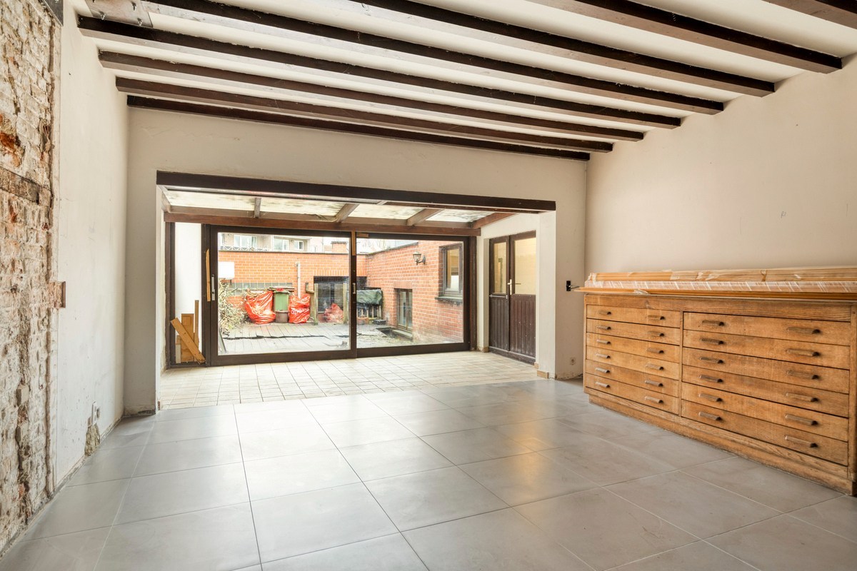 Super gelegen handelspand met garage in Heverlee! - totale oppervlakte +/- 260 m² + kelder van 38m² 