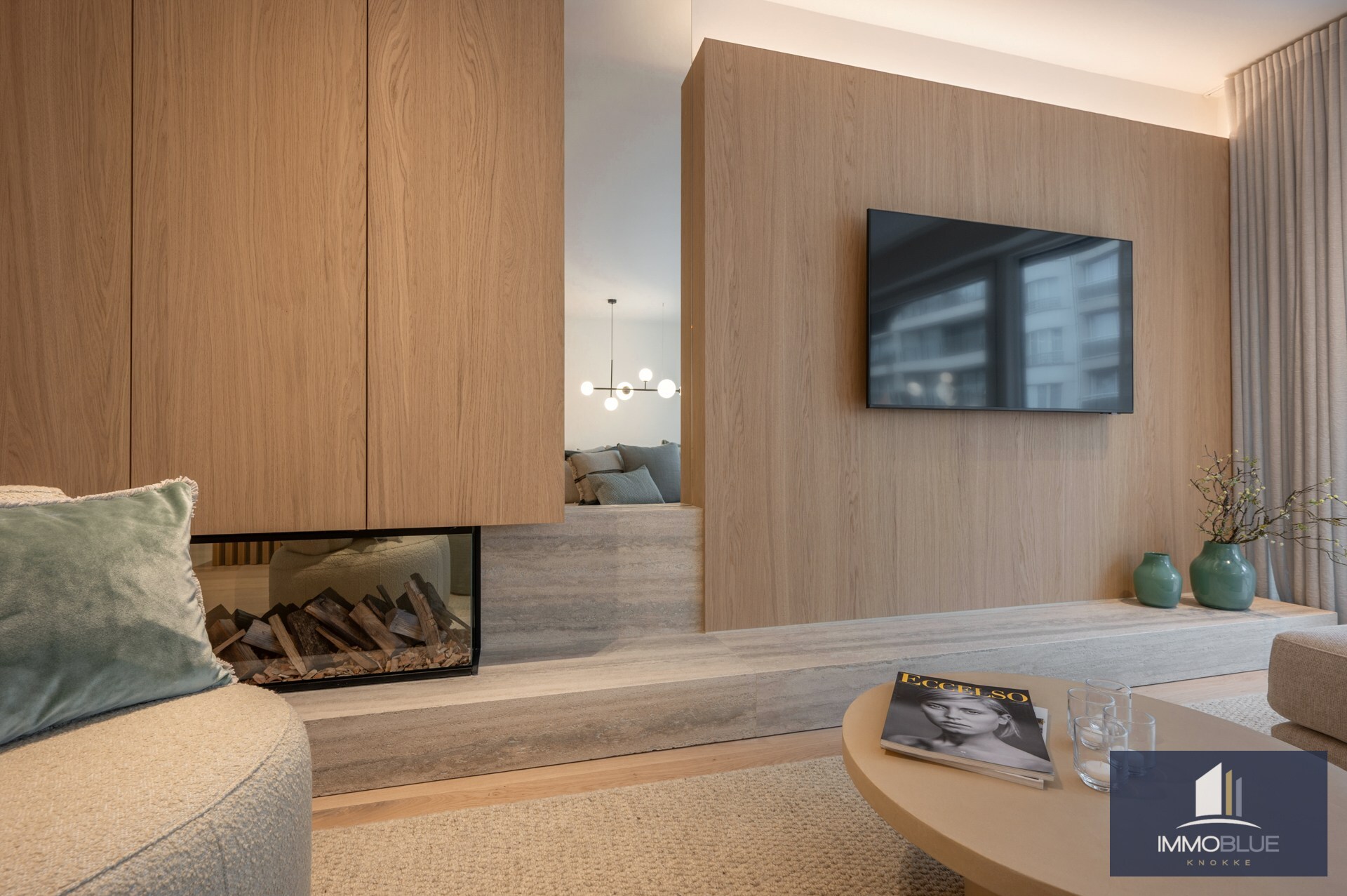 Appartement lumineux, entièrement rénové, avec trois chambres et une largeur de façade d’environ 5,5 mètres, idéalement situé à proximité de l’avenue Dumortier. 