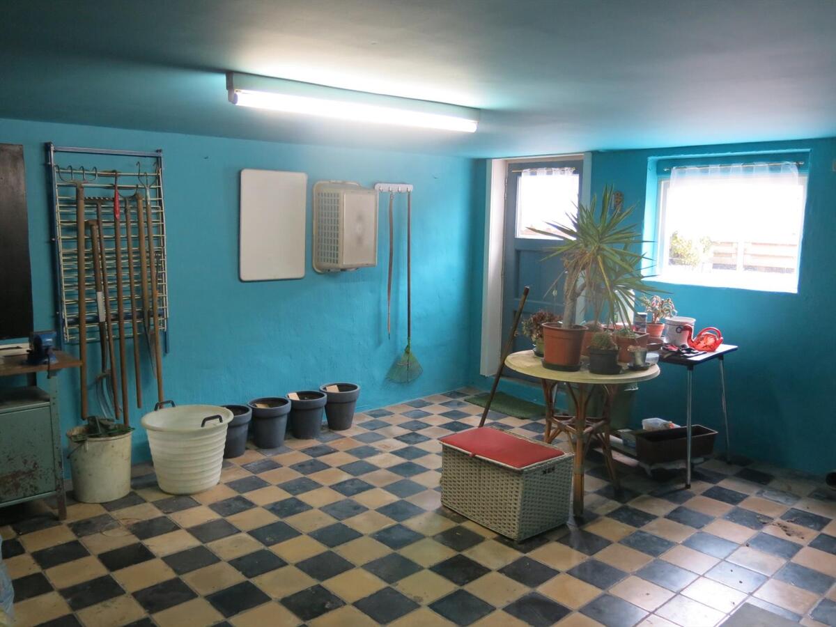 Commercieel gelegen, vrijstaande woning op perceel van 834m² 