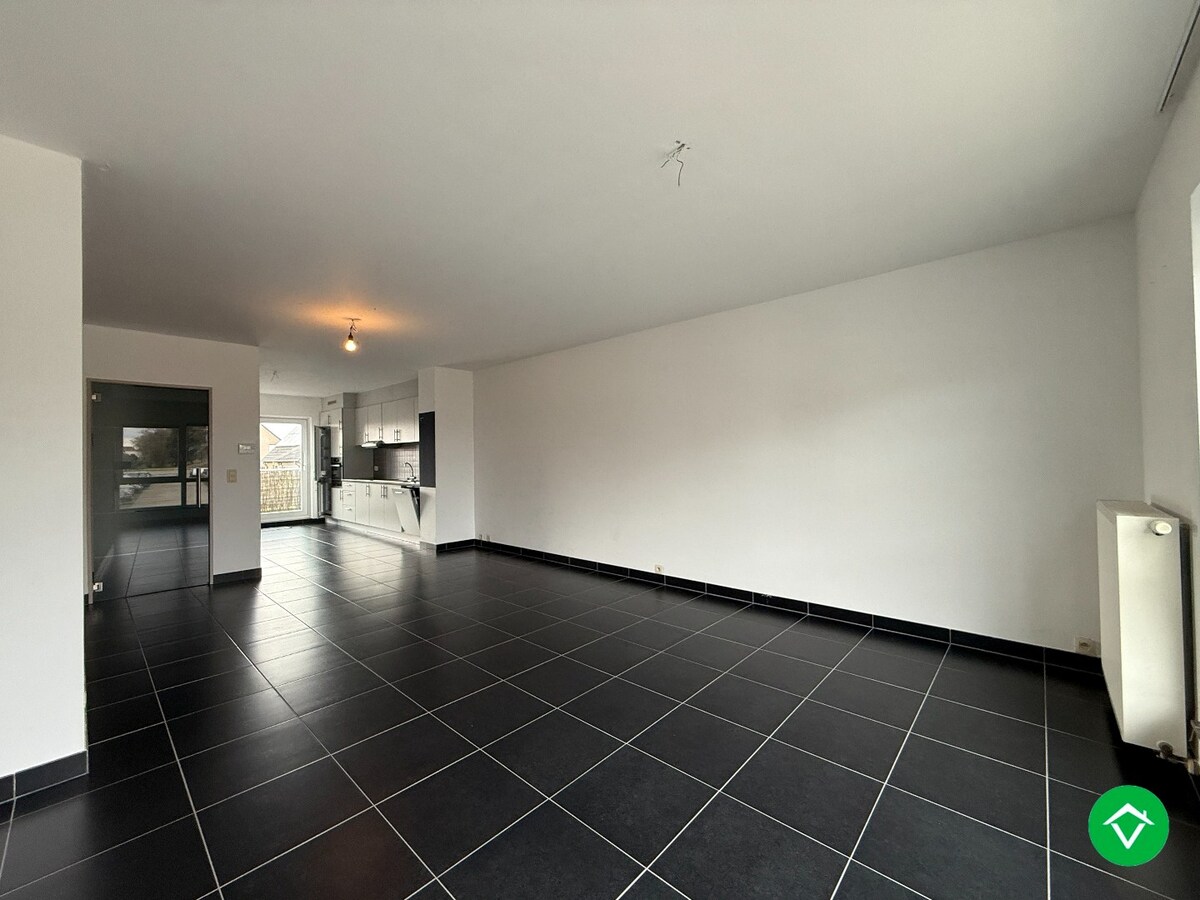 Duplexappartement met twee slaapkamers, zonneterras en parking te Moorslede 