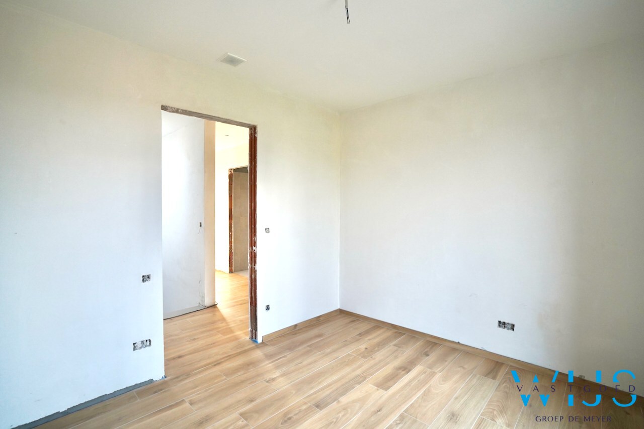 Nieuwbouw woning met 4 slaapkamers te Boekhoute ! 