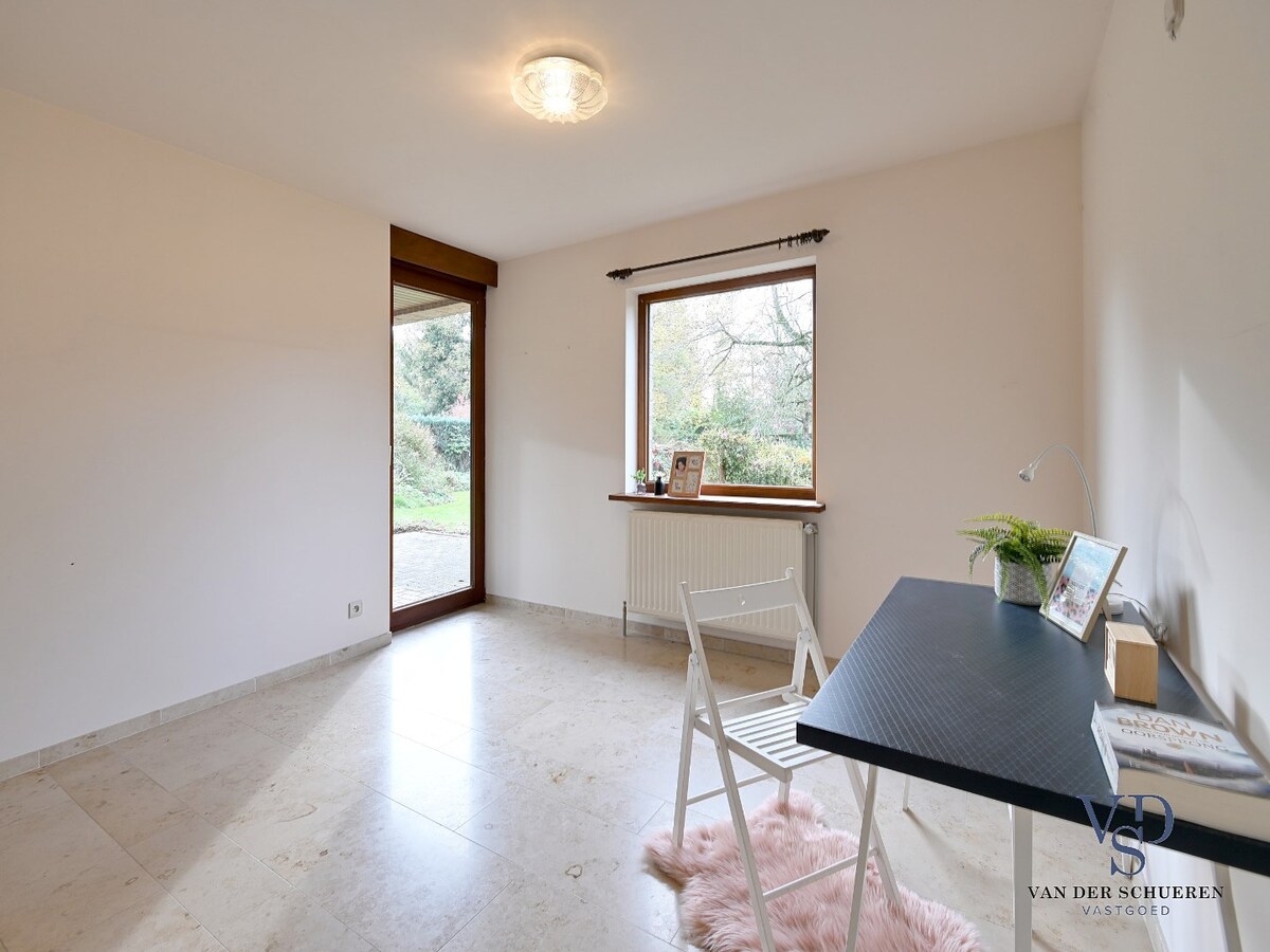 Knappe villa in 't groene Schelderode (EPC van 216 !). 