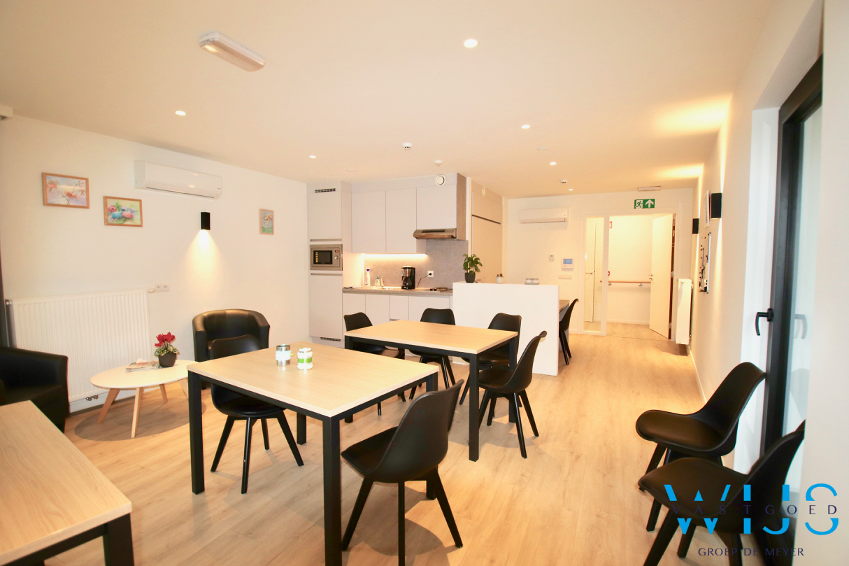 Serviceflat in hartje Waarschoot ! 