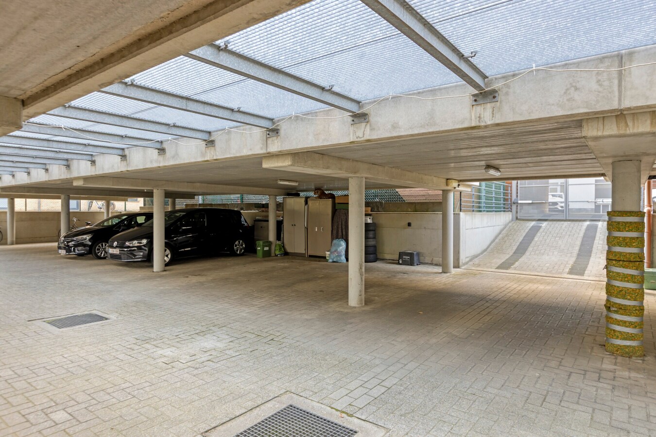 Centrum Dilsen: comfortabel appartement met terras en parking 
