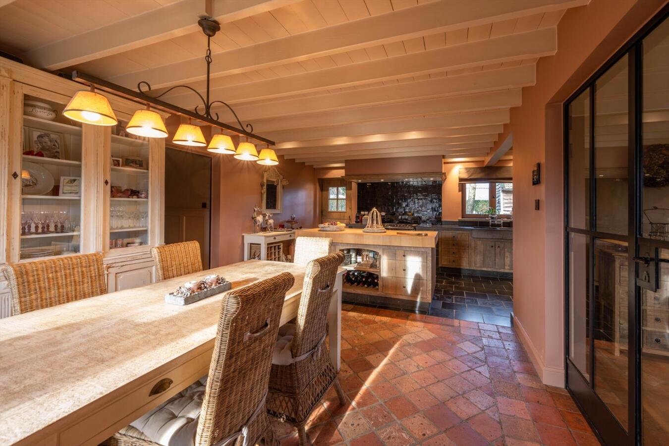 Idyllisch landhuis gelegen op 8330 m² te Ruiselede 