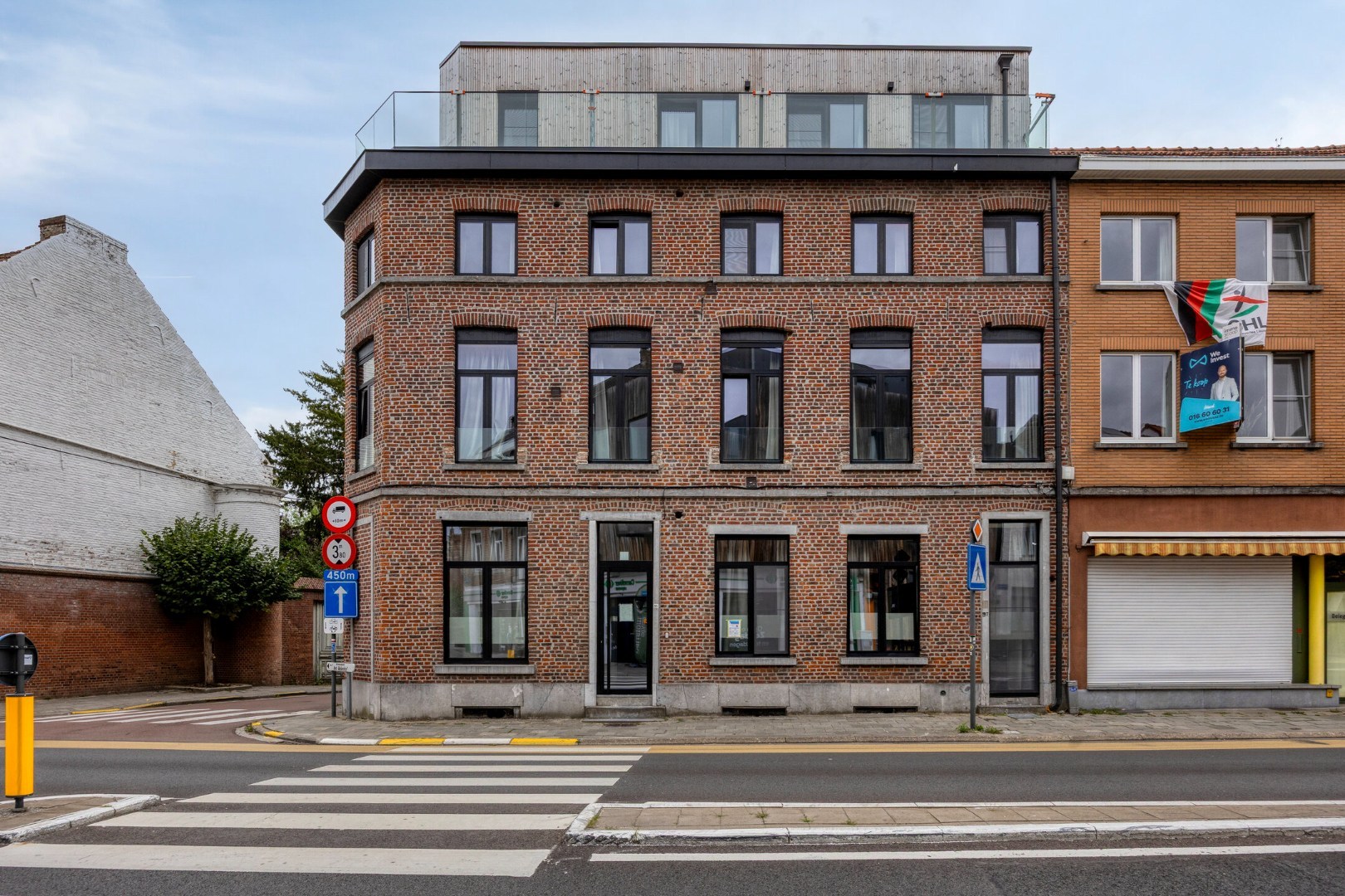 Volledig gerenoveerde en gemeubelde studentenkamers met privé-sanitair. 