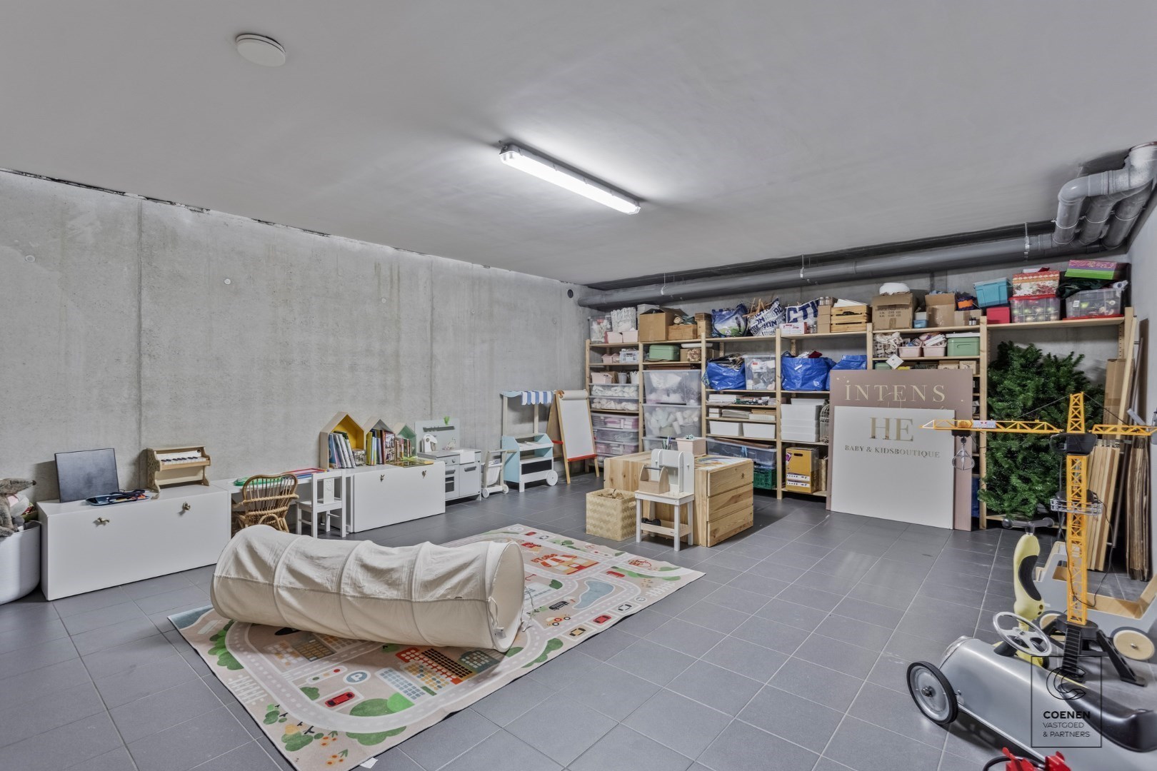 Prachtig verder af te werken HOB van 320 m² in een doodlopende straat! 