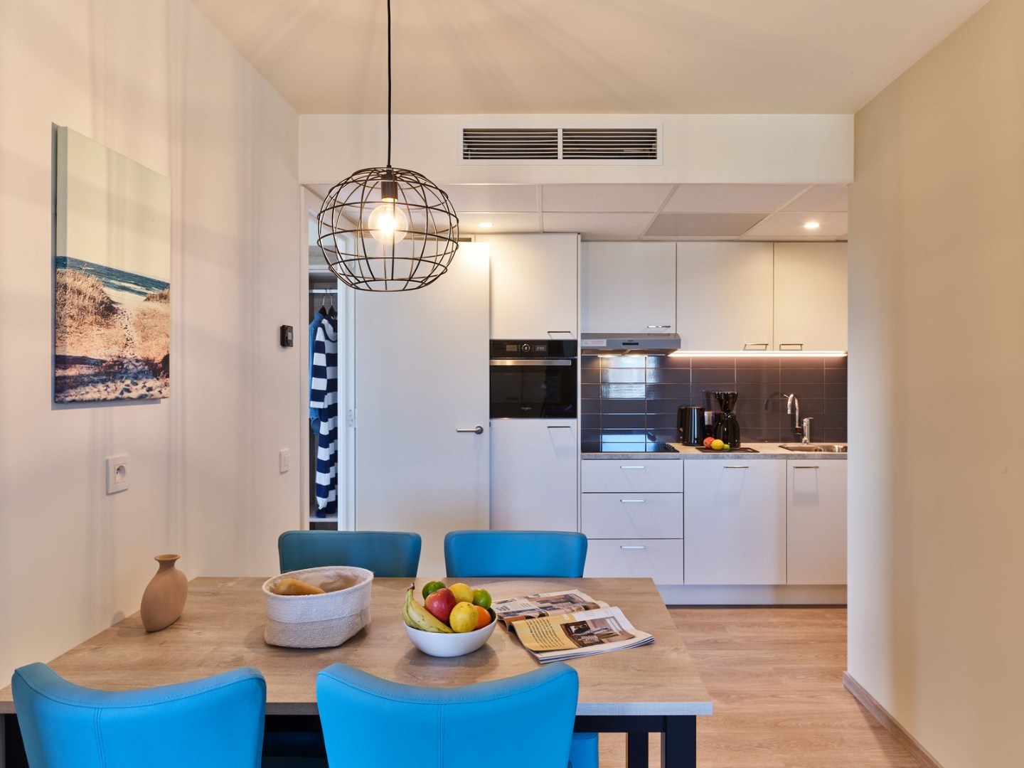 Ruime Holiday Suite (2p) op het 5e verdiep met rustig zonneterras! 