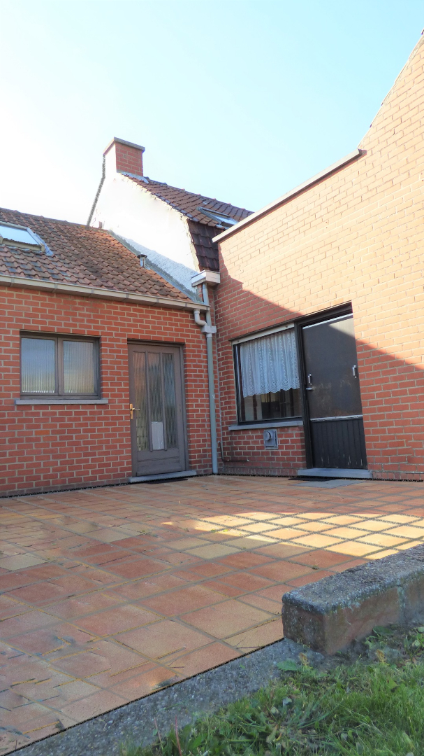 Charmante en verrassend ruime halfopen woning te Kuurne 