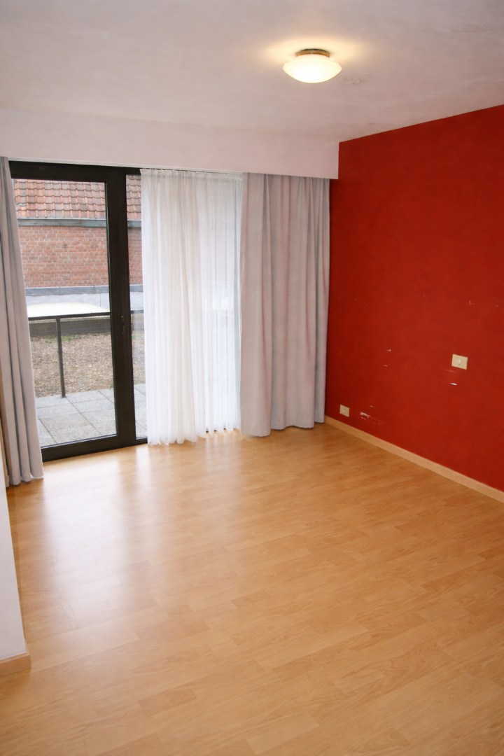 Ruim 2-slp appartement met zonnig terrasje, centrum Torhout 