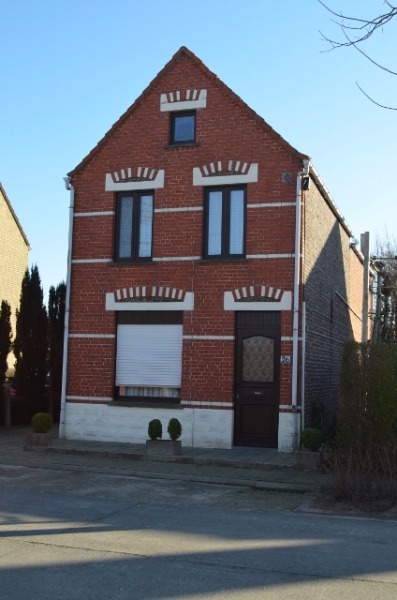 Grondig te renoveren / herop te bouwen woning op 329m² te Maldegem 