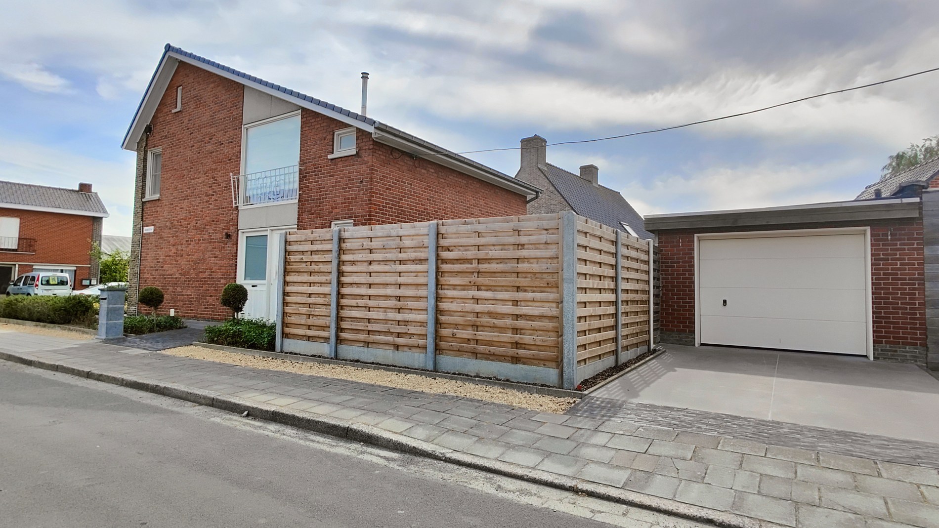 Charmante woning te huur op toplocatie vlakbij het centrum van Ardooie. 
