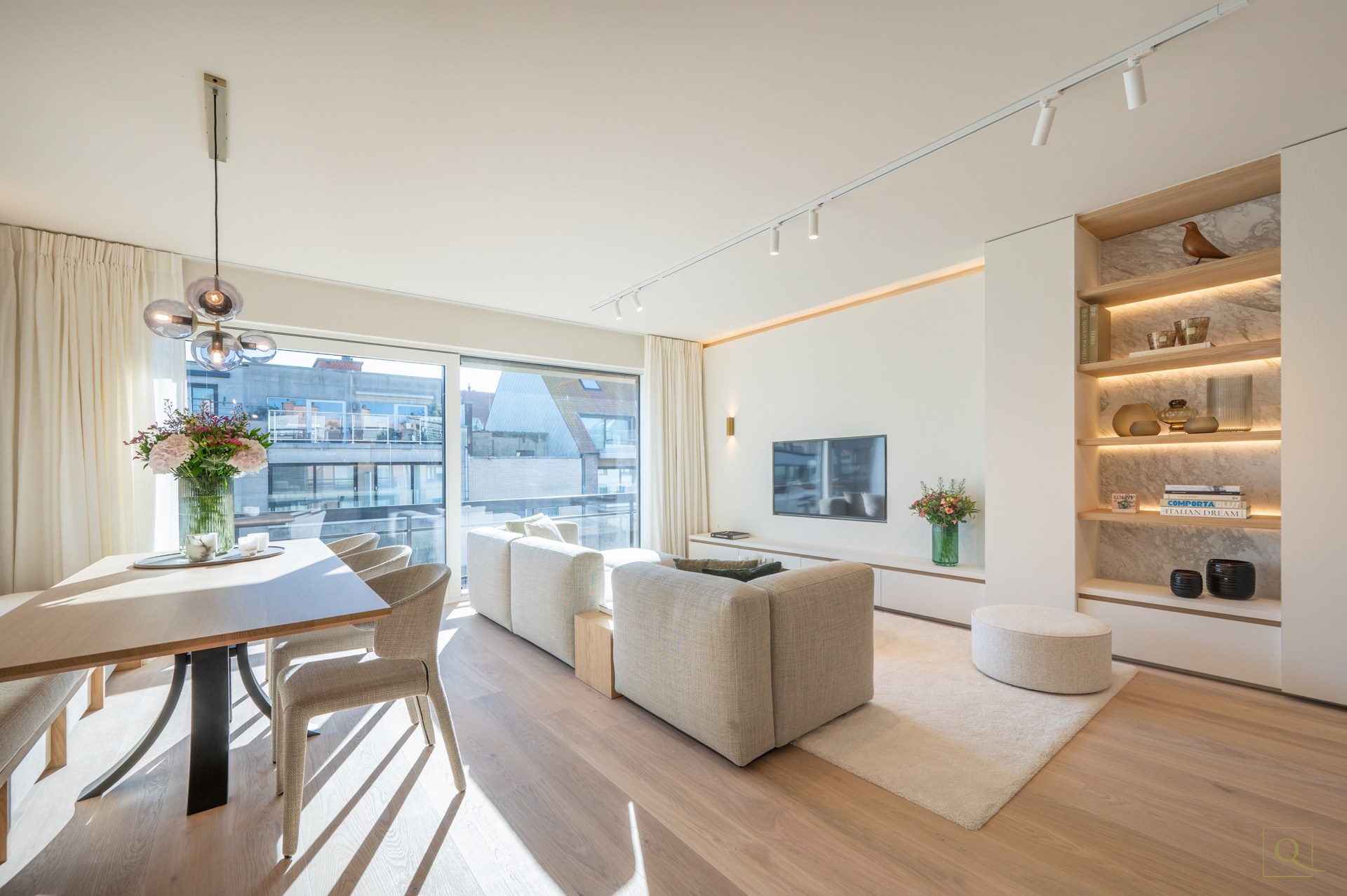Prachtig gerenoveerd 3-SLPK-appartement nabij de Zeedijk 