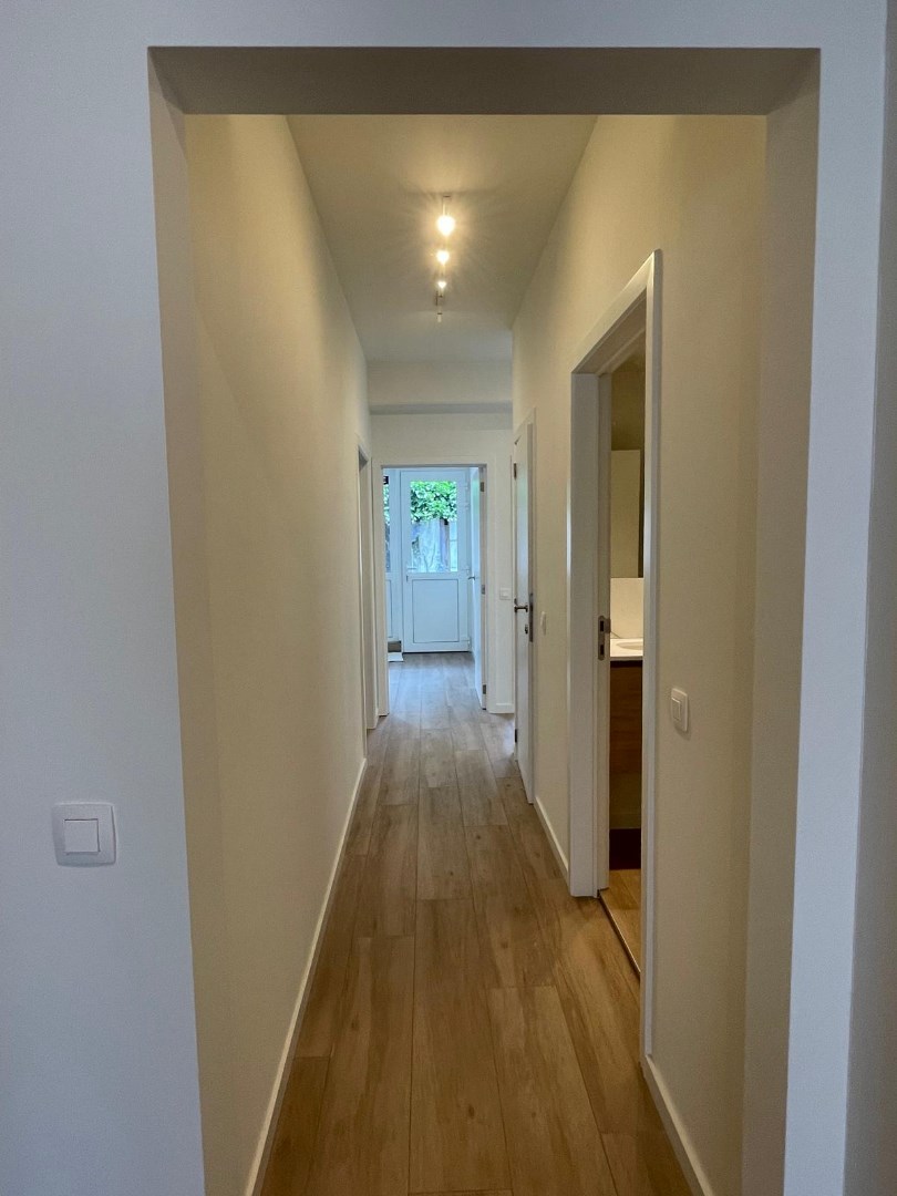 Prachtig gelijkvloers appartement met 3 slaapkamers en terras, midden in het centrum! 