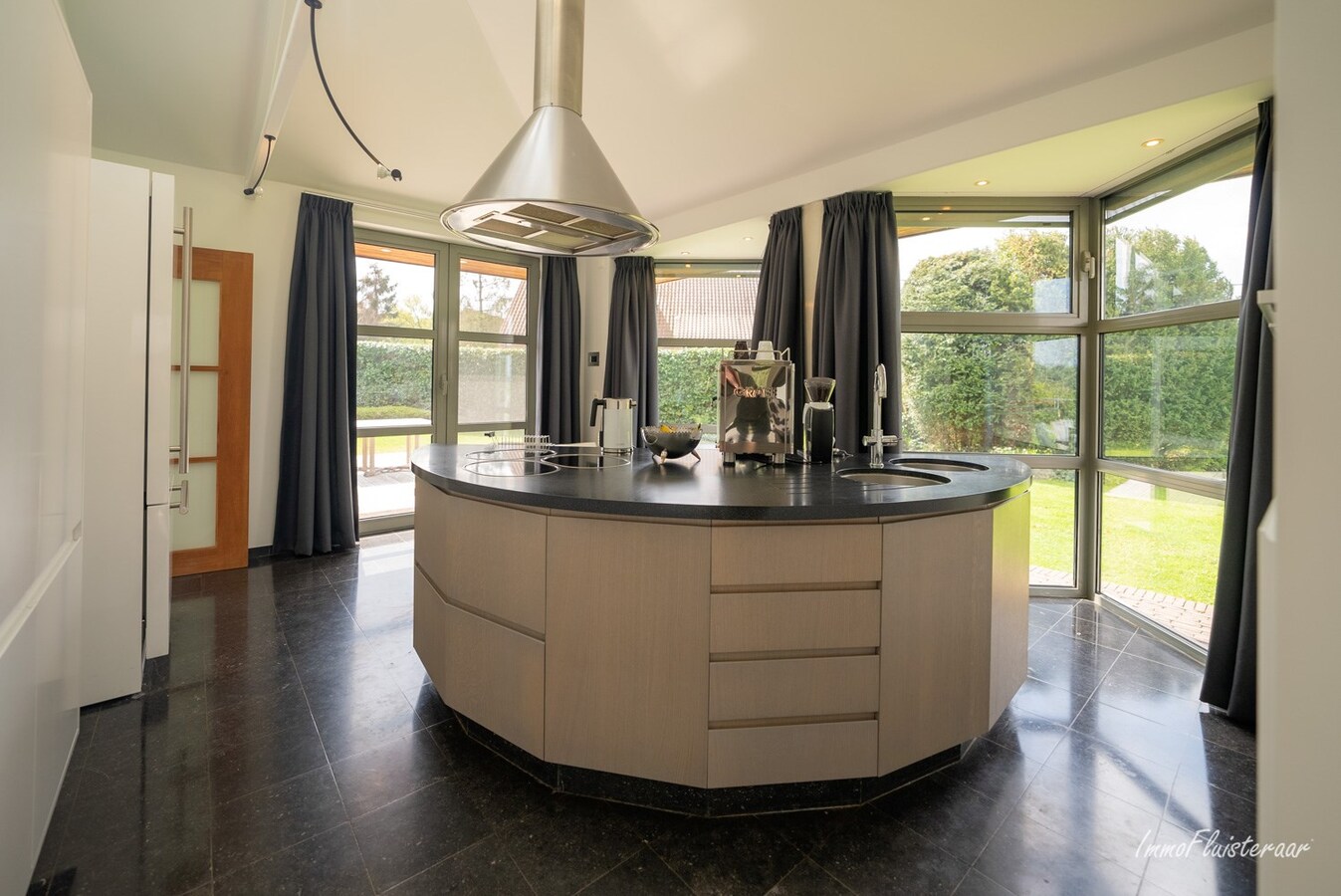 Villa exclusive et économe en énergie avec écuries sur environ 45a à Merchtem (Brussegem; Brabant flamand) 