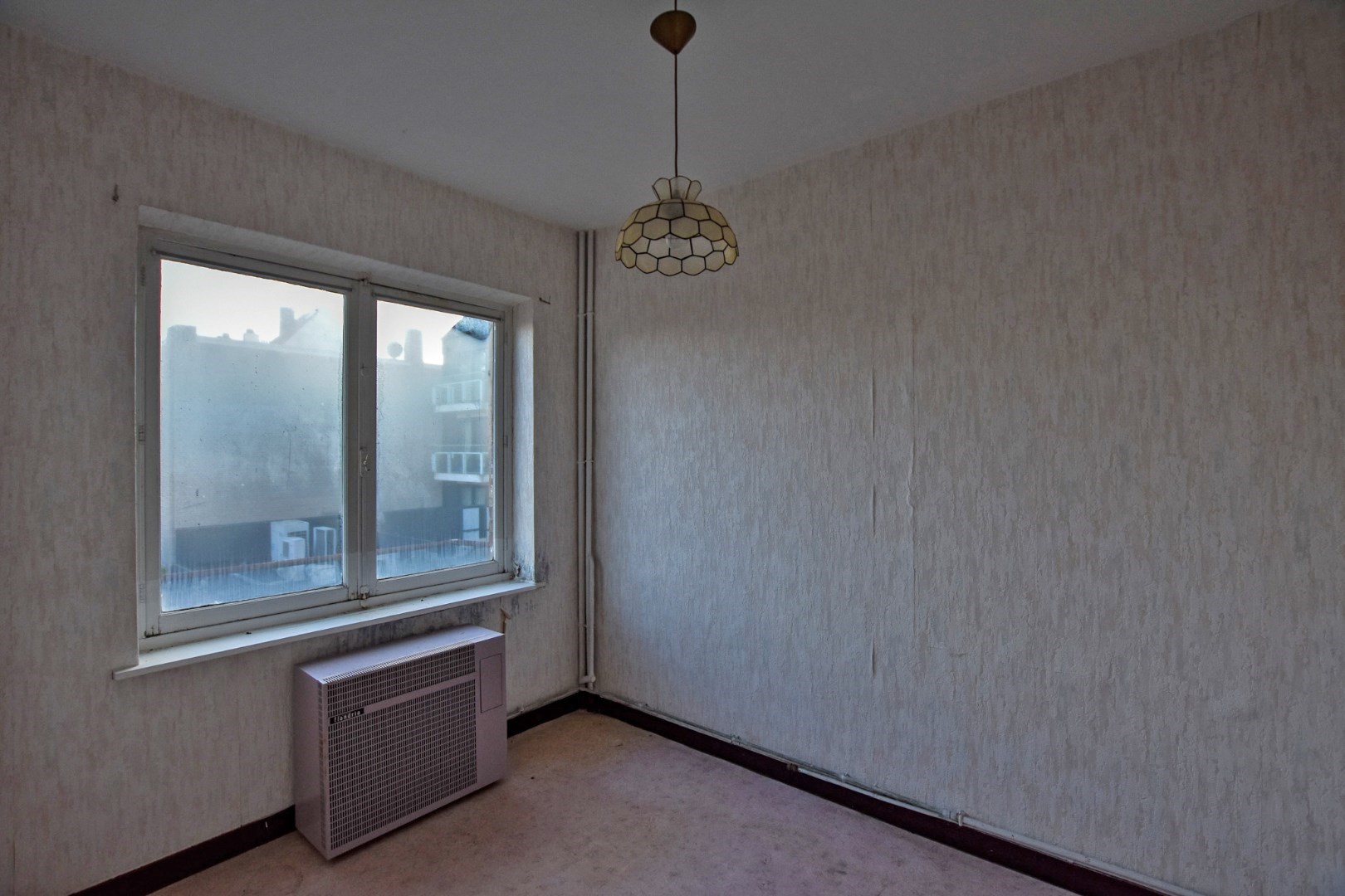 Te renoveren appartementsgebouw op 300m van de zee te Koksijde. 