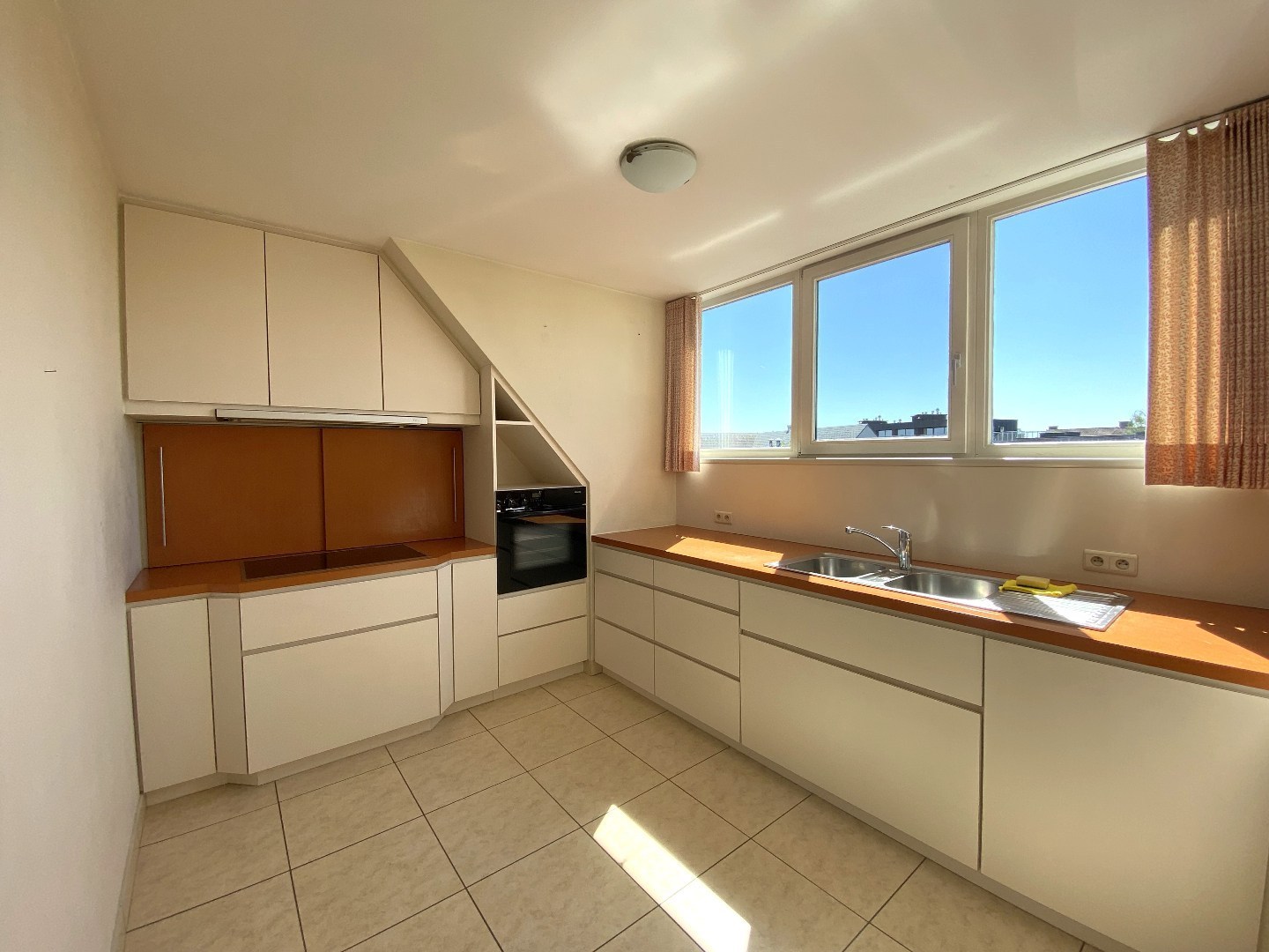 Stijlvol en ruim appartement (129 m²) in hartje Deerlijk met zonneterras! 
