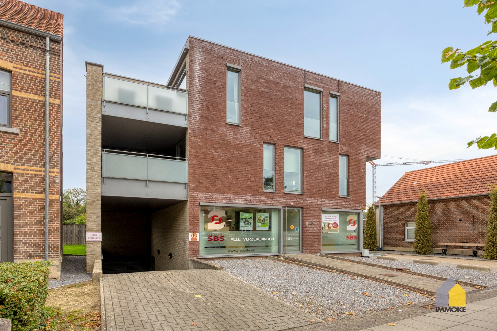 Moderne appartementswoning met 3 slpk, dubbele garage en terras. 