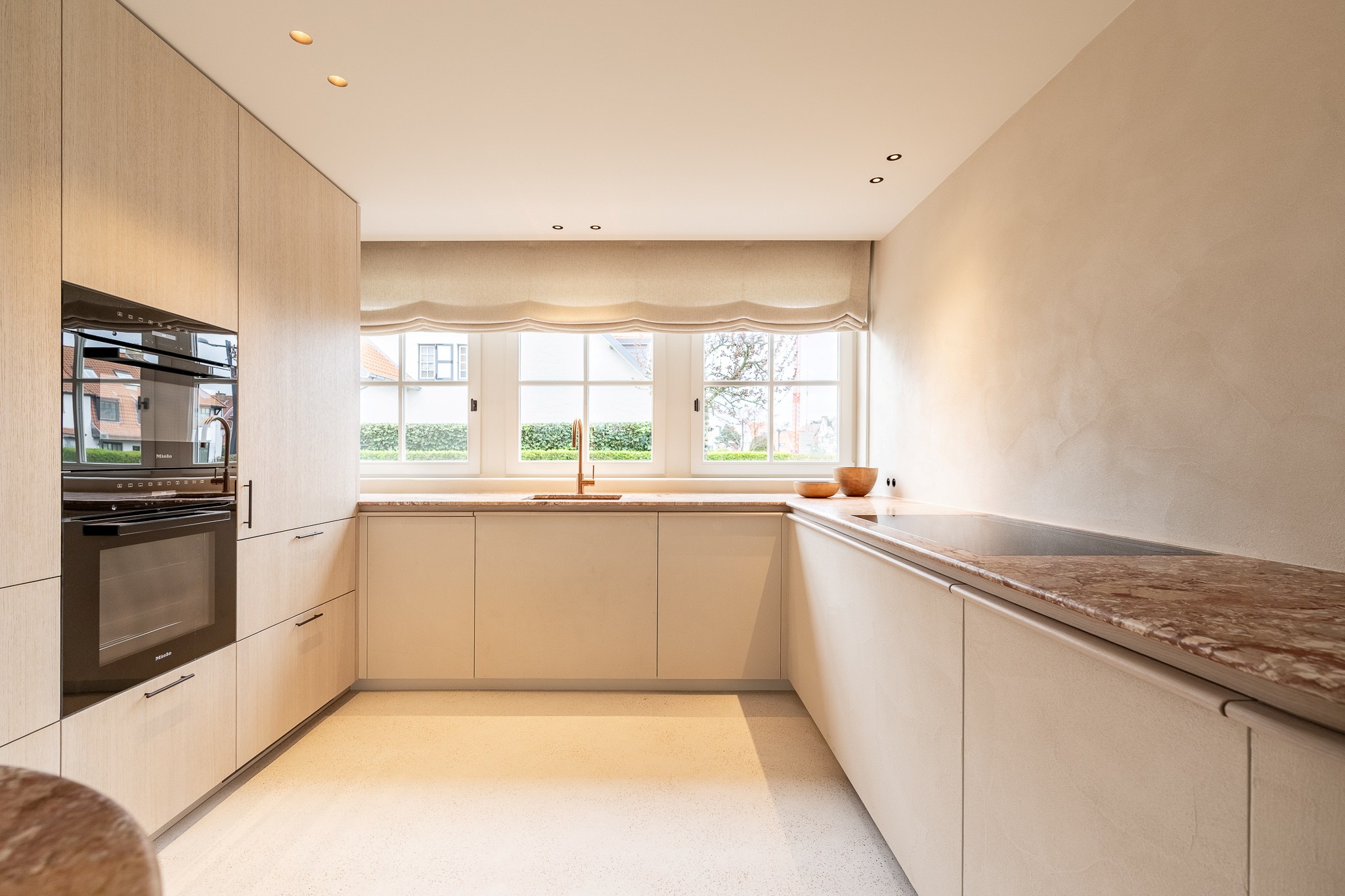 Prachtig gerenoveerde  halfopen woning op topligging nabij centrum, zee en strand 