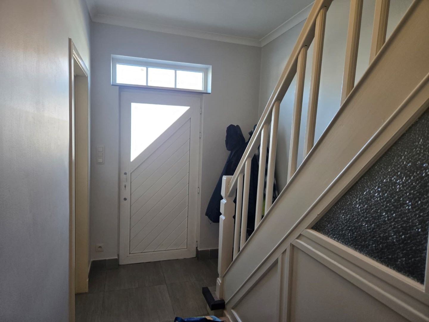 Ruime woning met tuin, drie slaapkamers en garage te Waregem 