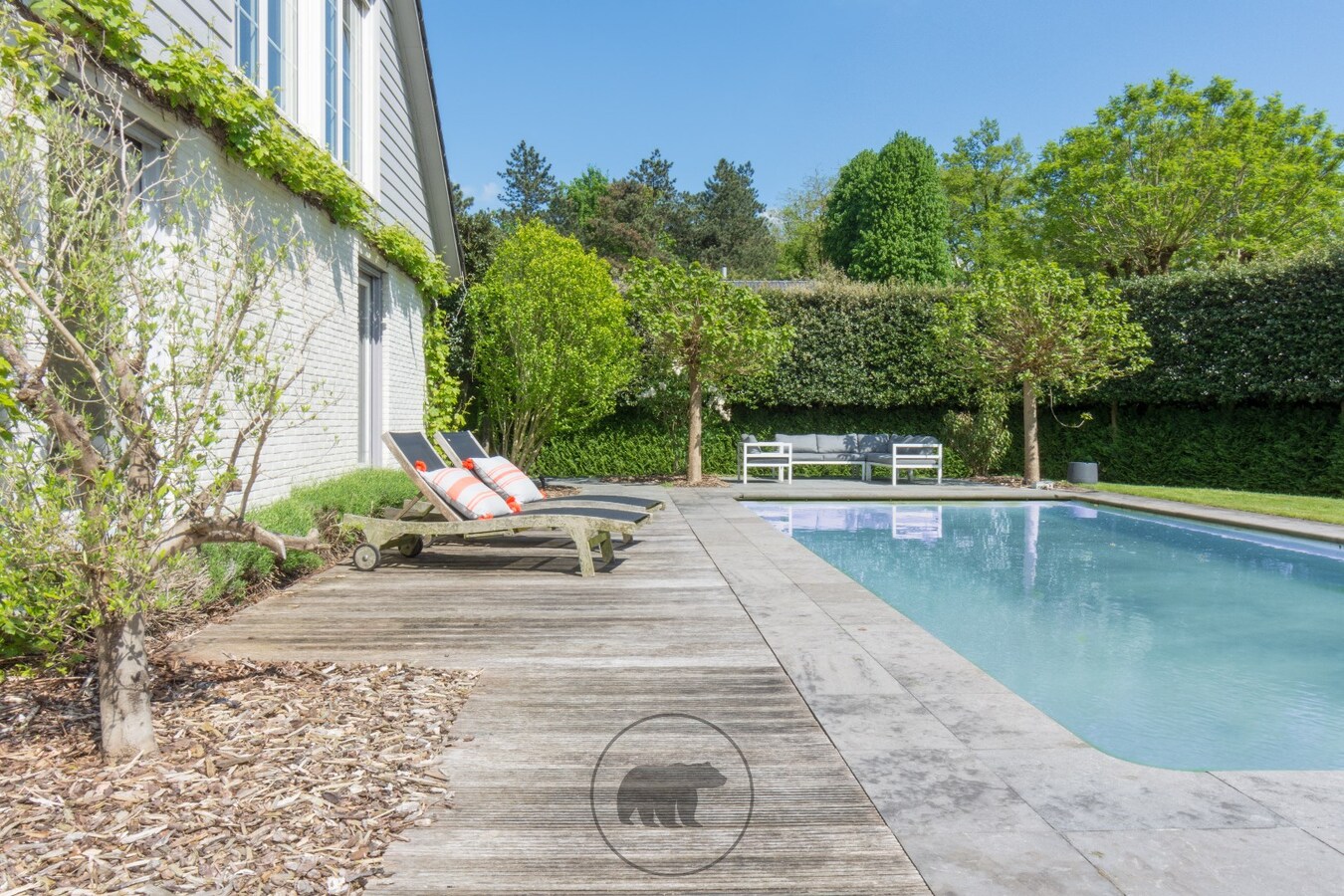 Instapklare villa met buitenzwembad op residentiële toplocatie 