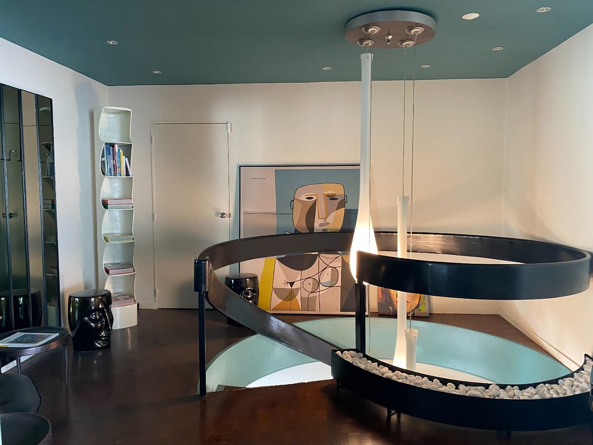 Authentique villa du 20e siècle, rénovée par un architecte de renom, avec 6 chambres et jardin ! 