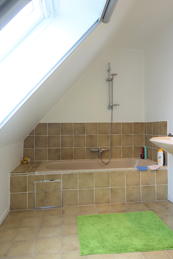 Uiterst rustig gelegen villa met kantoorruimte 