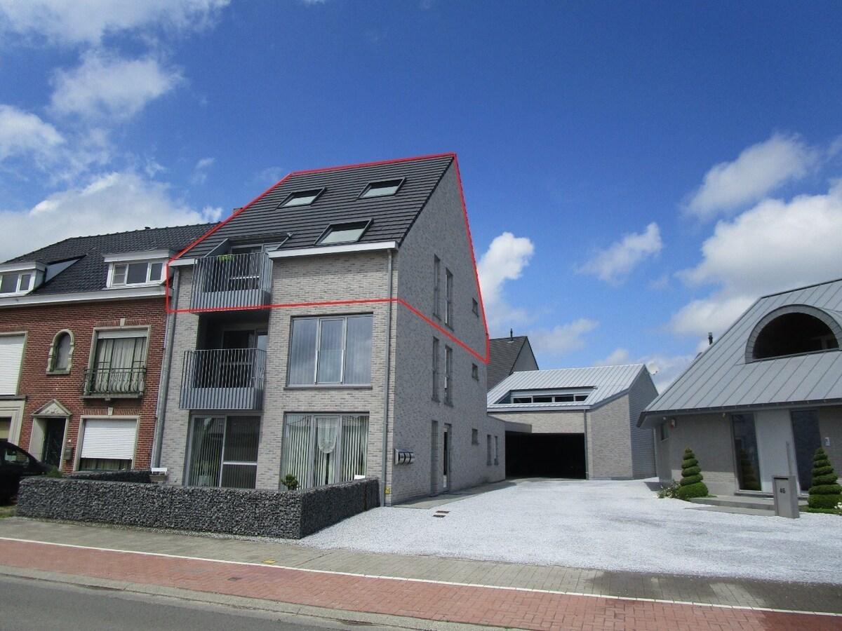 LUXUEUS 3-SLPK-APPARTEMENT  (zonder vaste kosten!). 