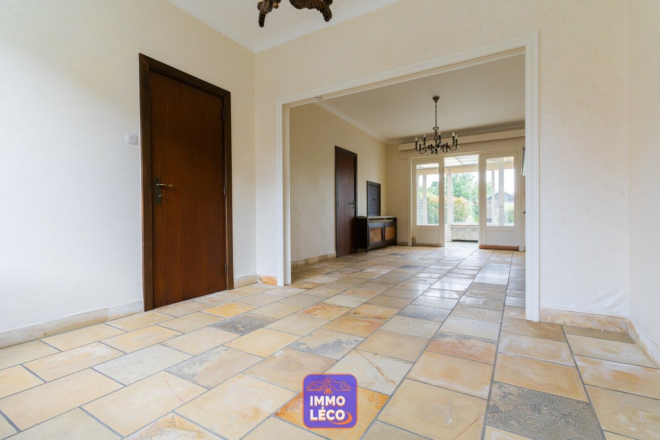 Maison avec jardin située dans une rue prisée ! Excellent potentiel ! 