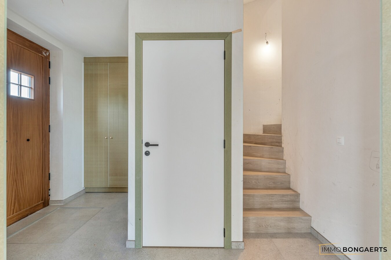 Volledig afgewerkte nieuwbouwwoning met 4 slaapkamers. 