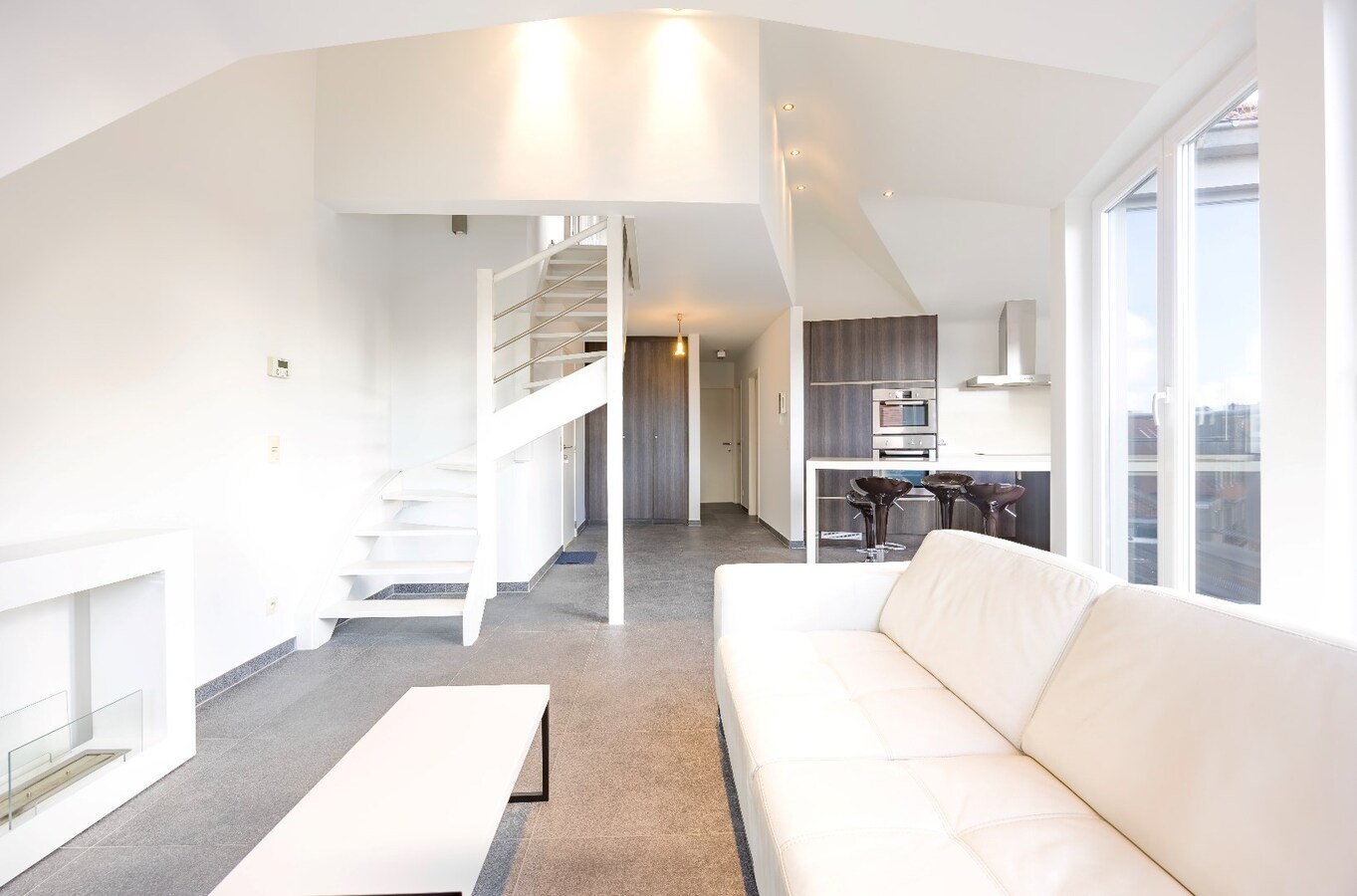 Lichtrijk duplexappartement met 3 slaapkamers en zongericht terras 