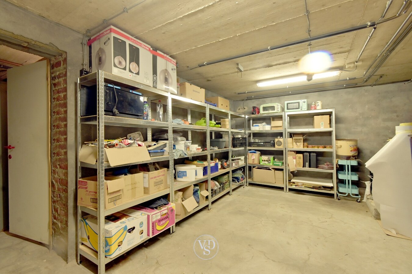 Exceptioneel ruim appartement in centrum Gavere. 