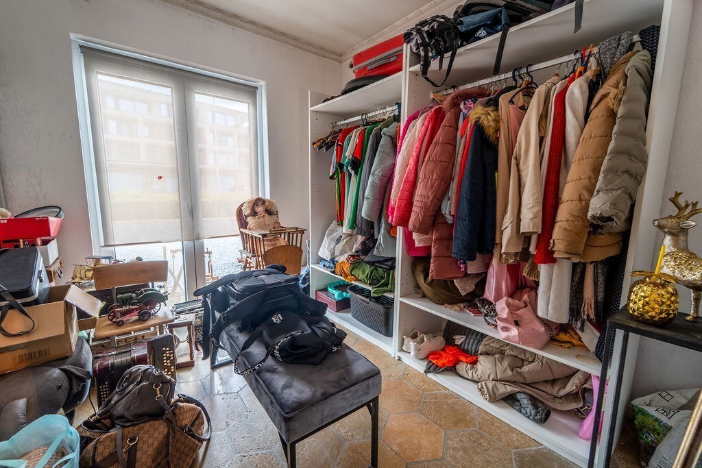 RUIME GELIJKVLOERSE WONING MET 3 SLAAPKAMERS, GARAGE EN RUIME TUIN TE HASSELT (KERMT) 