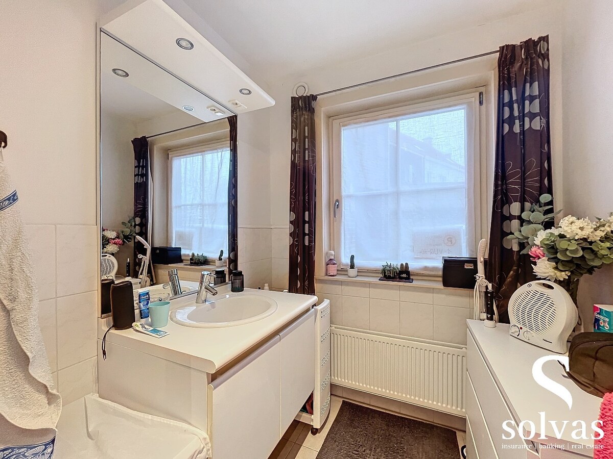 Gelijkvloersappartement met autostaanplaats 