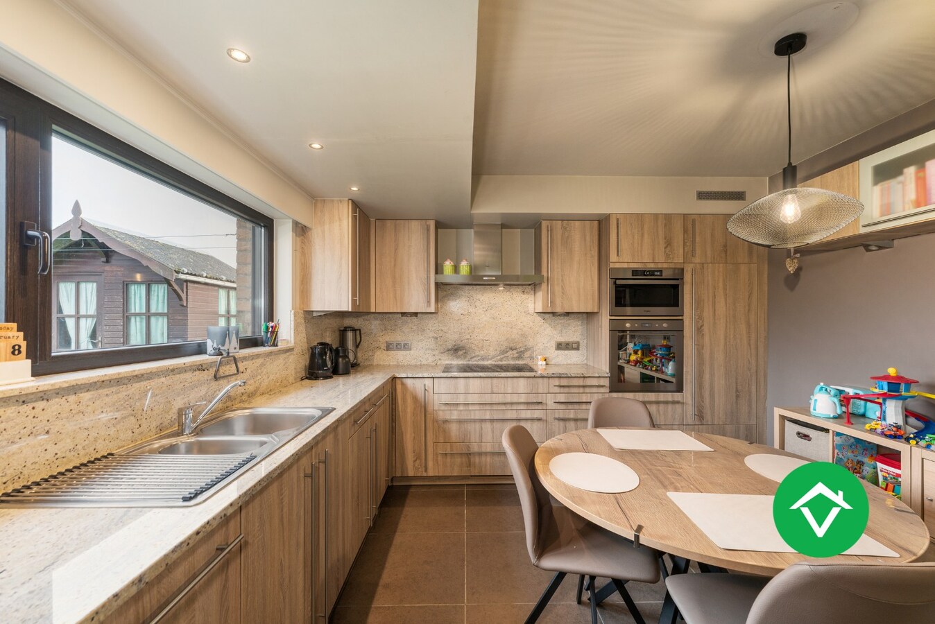 Instapklare woning met 3 slaapkamers en garage te Koekelare 