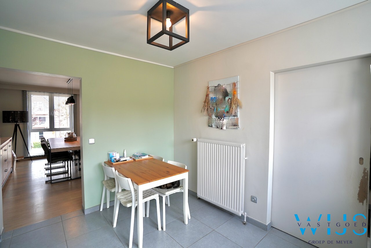 Instapklaar en verrassend ruim appartement op toplocatie in het centrum van Ertvelde! 