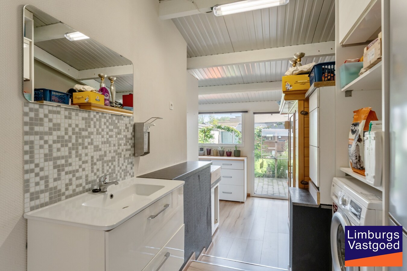 Centraal gelegen woning, 3 slpk, 181 m² bewoonbare oppervlakte, 3a 17ca 