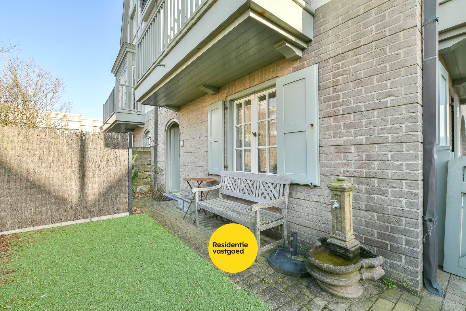 Exclusieve hoekwoning met zeezicht op topligging in de Concessie van De Haan, op 20 m van de zeedijk! 