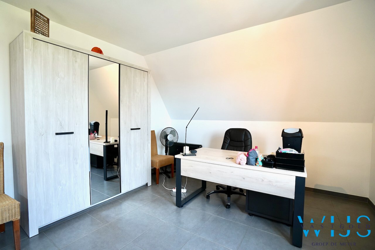 Prachtige duplex met garage in het rustige landelijke OOSTEEKLO ! 