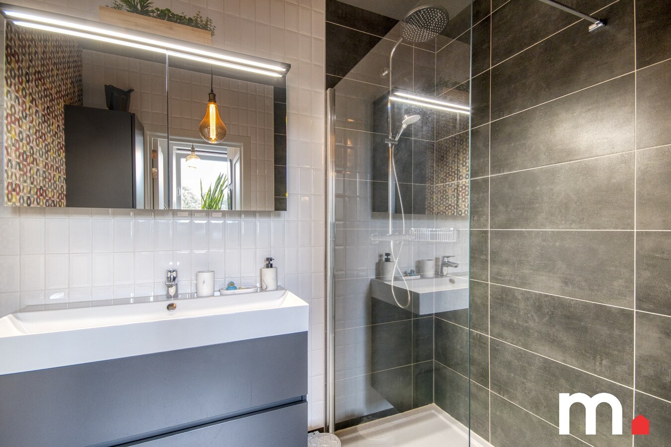 Instapklare woning met fantastische tuin te Kortrijk ! EPC 126 B 