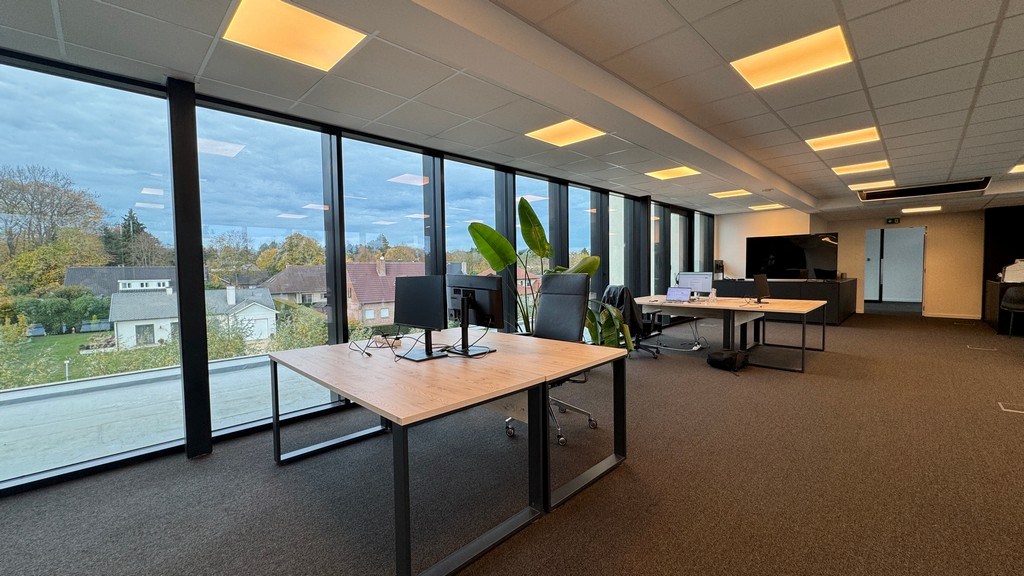 Mooi ingerichte kantoren te huur op zichtlocatie in Sint-Martens-Latem