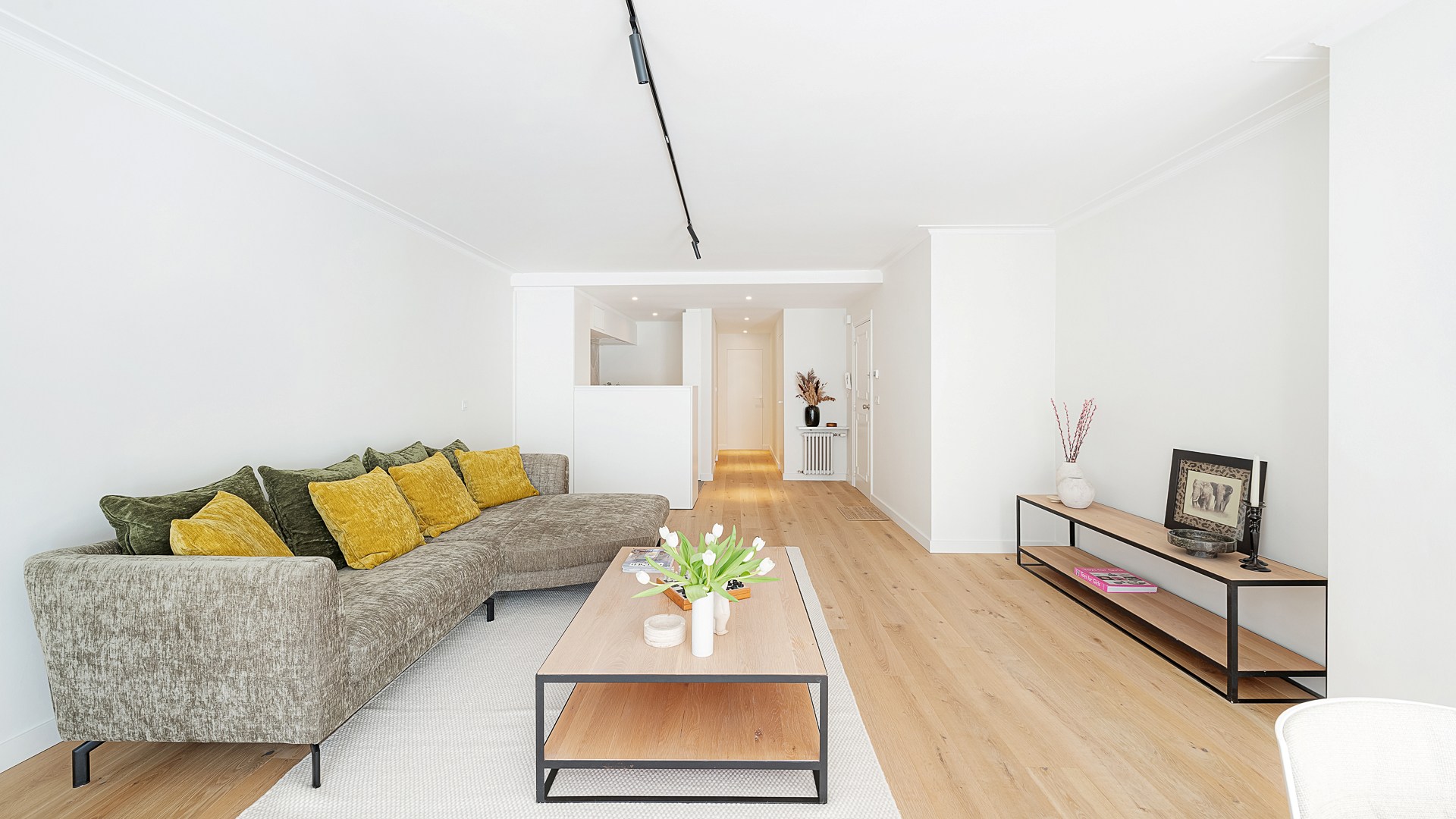 Stijlvol en volledig gerenoveerd appartement op wandelafstand van zee. 