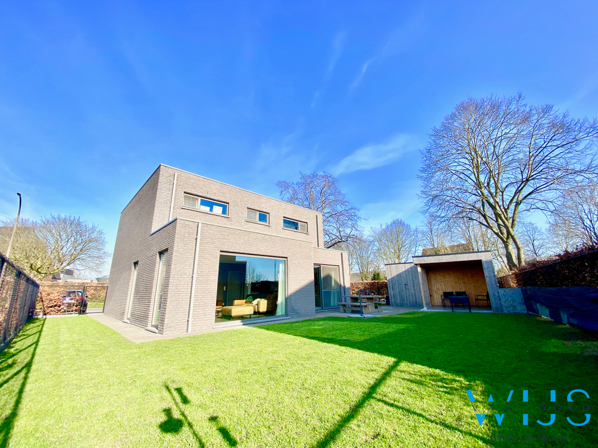 Recente ALLEENSTAANDE woning in hartje KLUIZEN 