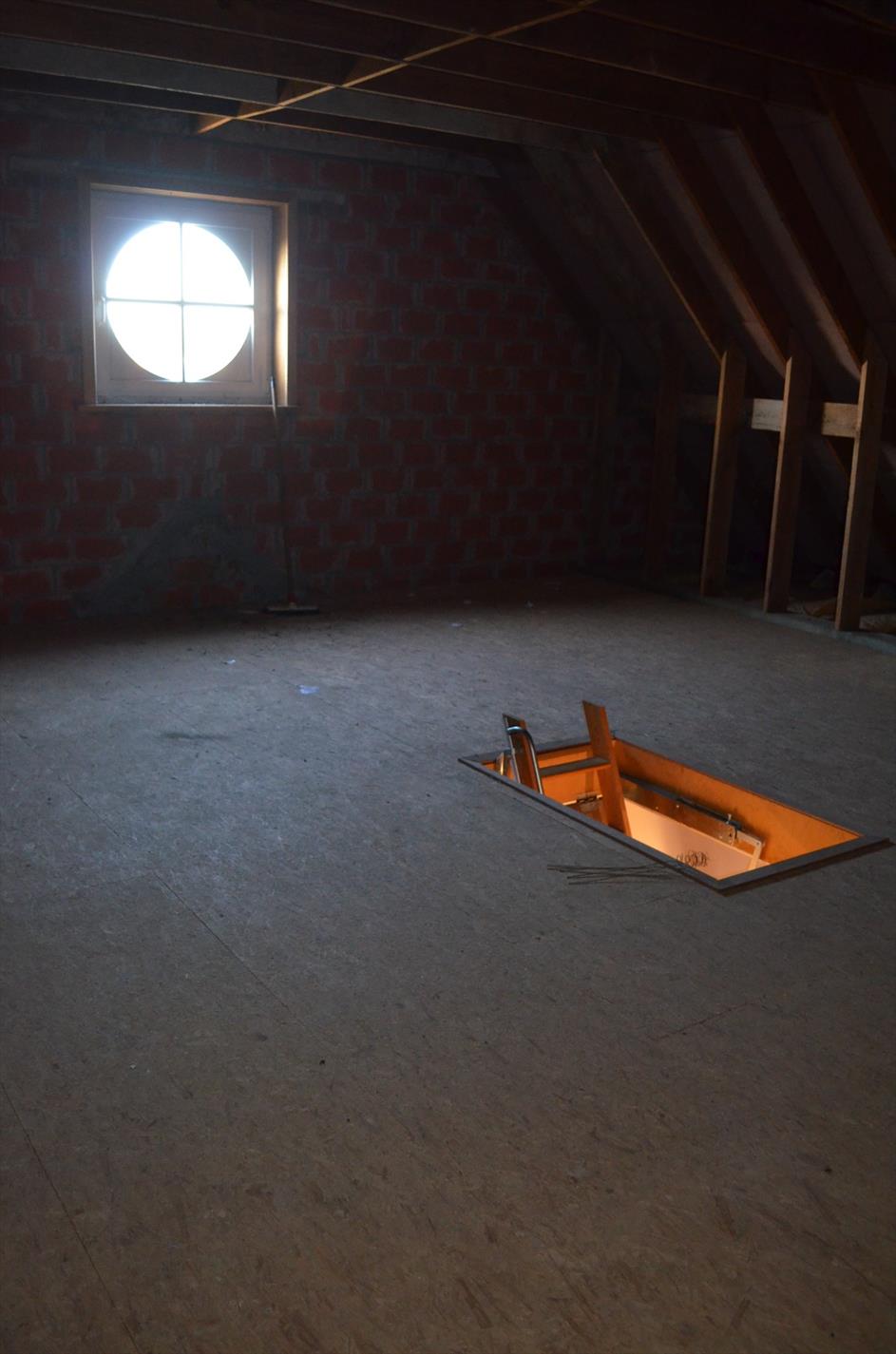 Gezinswoning met 2 slpks (mogelijkheid 3), garage en tuin nabij centrum Maldegem 