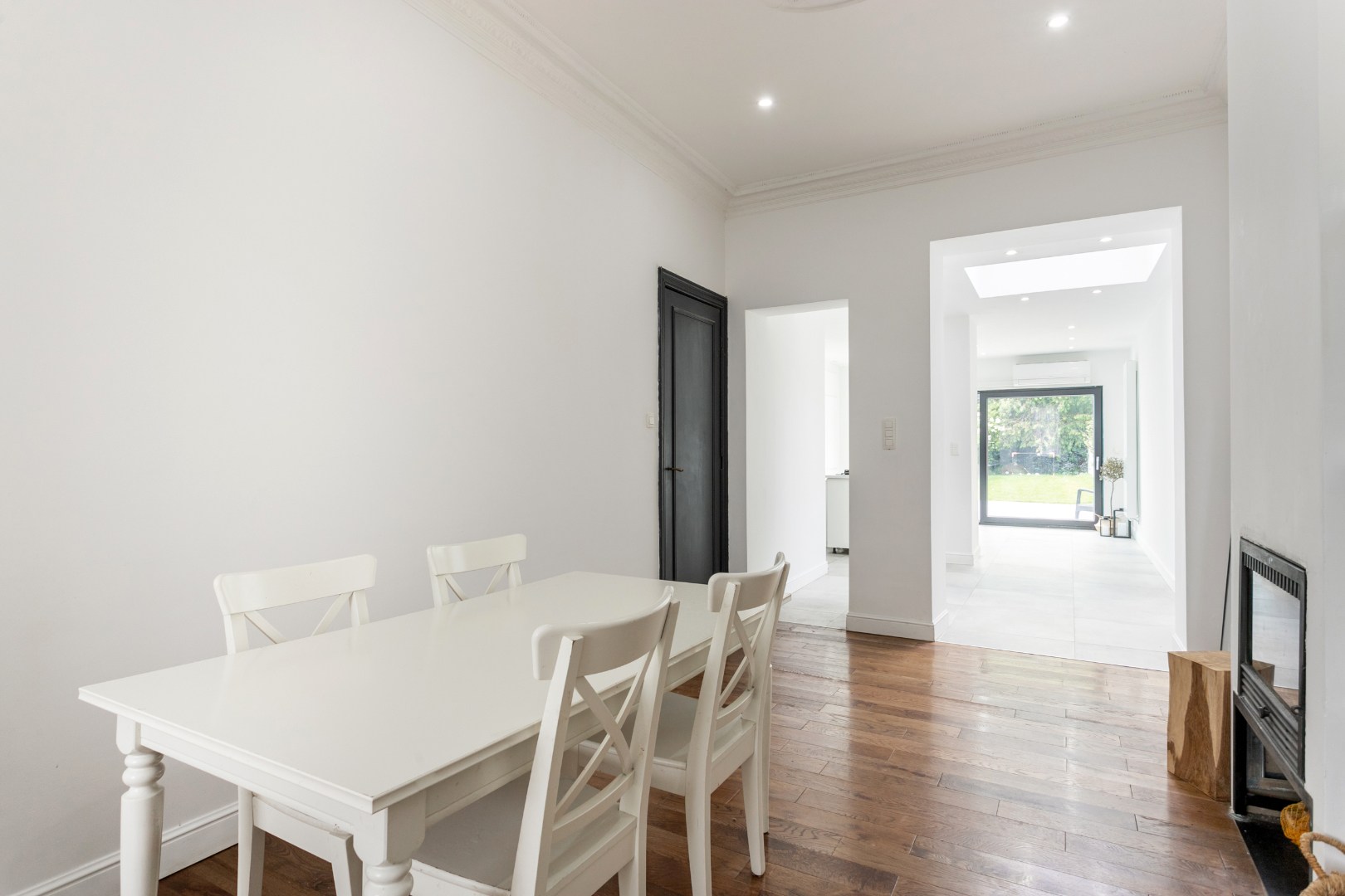 Gerenoveerde woning (EPC B) met 3 slaapkamers, 2 badkamers, tuin en garagebox te koop 