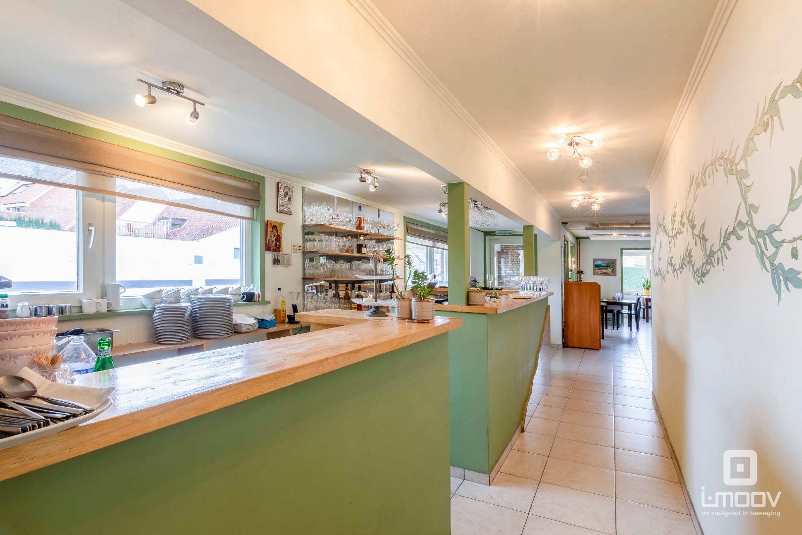 Te koop- Gebruiksklaar restaurant met terras en appartement in hartje Hijfte (Lochristi) 