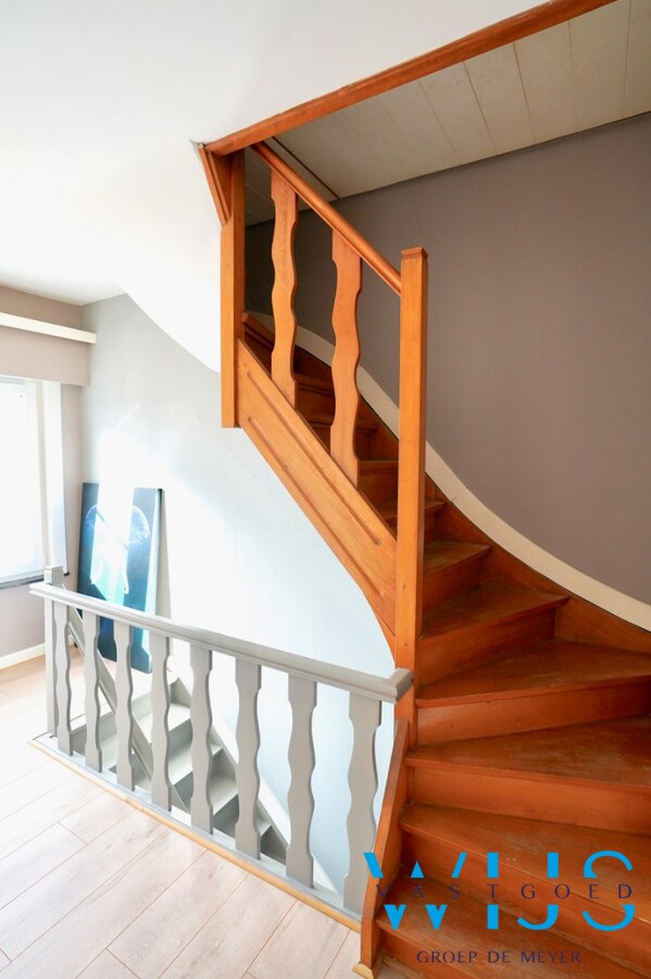 Toffe gezinswoning met garage in het CENTRUM VAN ERTVELDE ! 