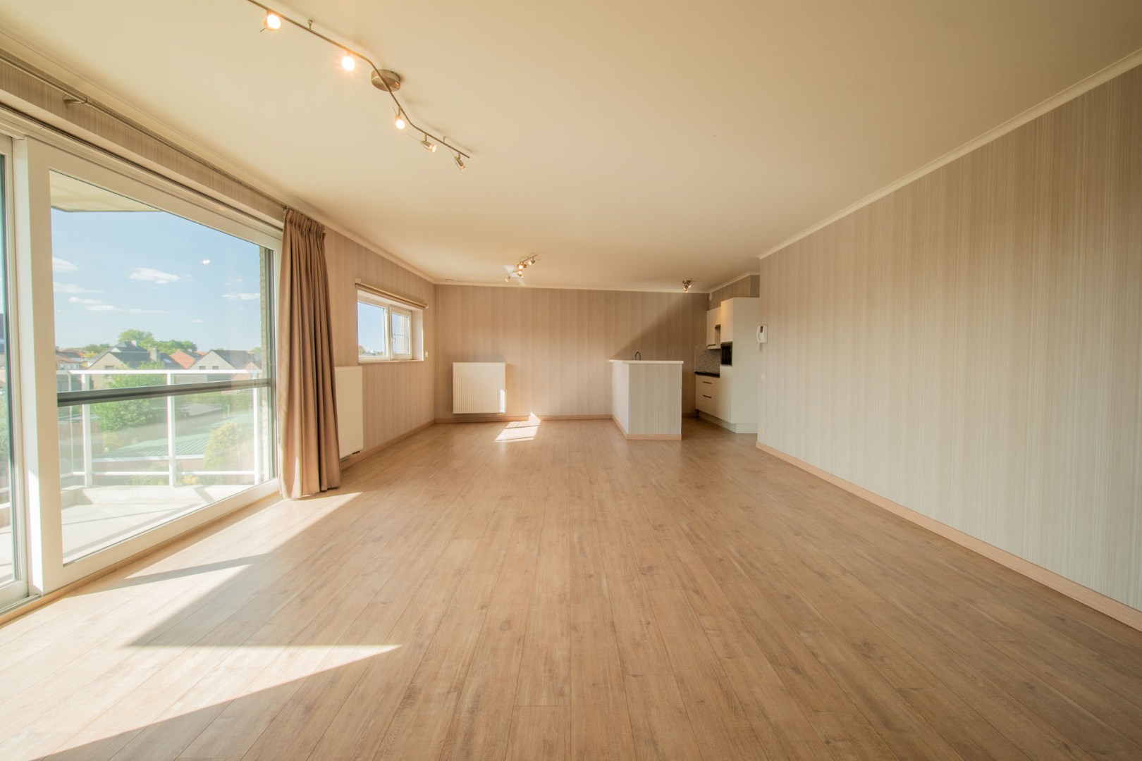 Instapklaar appartement met 3 slaapkamers, terras en garage 