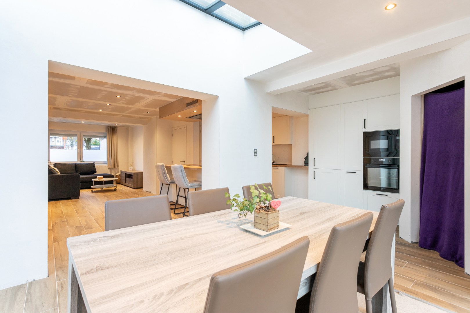 Rustig gelegen halfopen woning met 3 slpks en tuin te Buizingen 