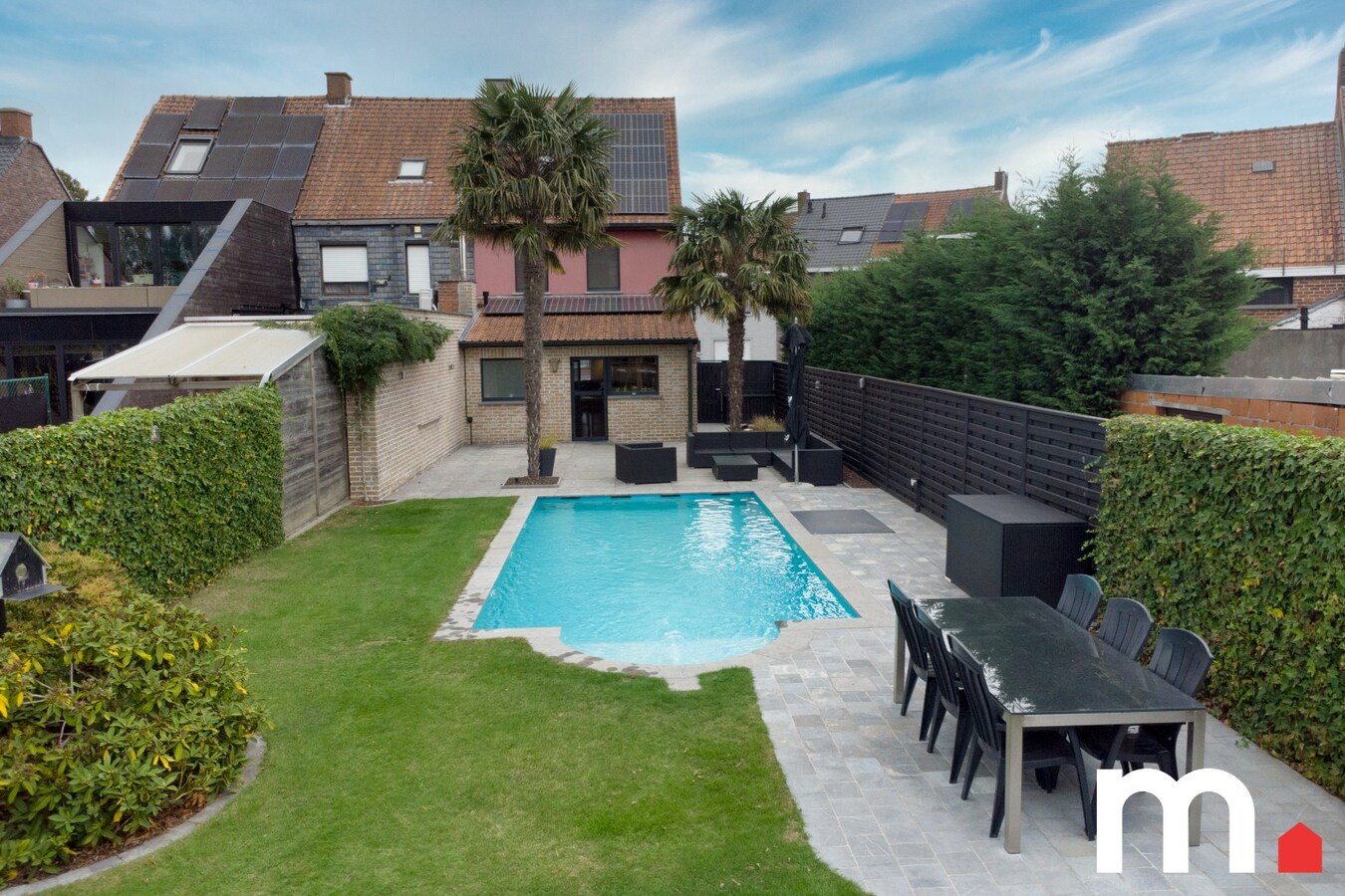 HOB met 4 slaapkamers en Zwembad en buitenbar op 963m² te Lendelede 